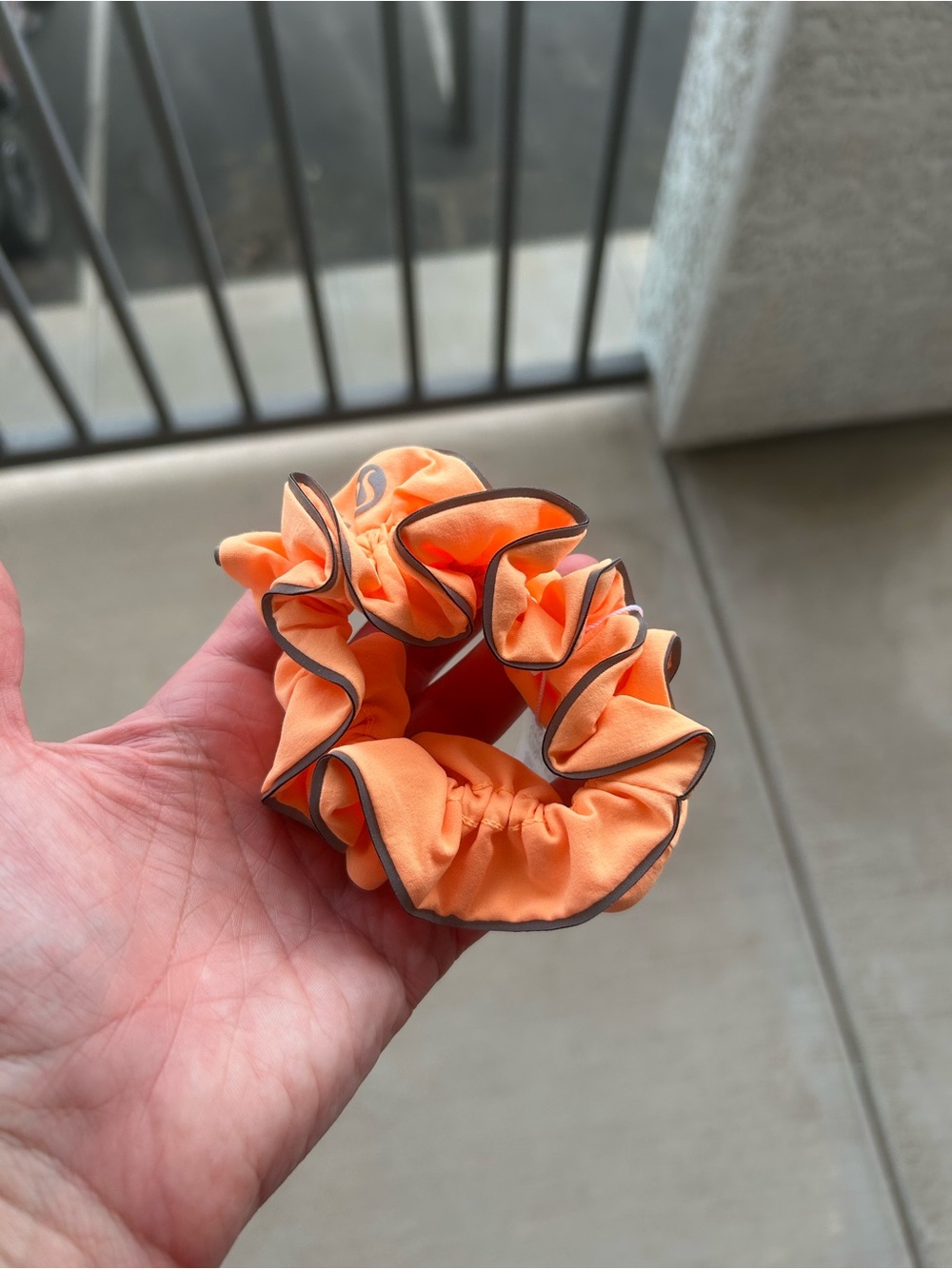 Lululemon SW Scrunchie - Picture 2 of 3